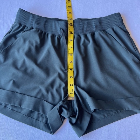 Z by Zella Take A Hike shorts olive/army green - Picture 8 of 12